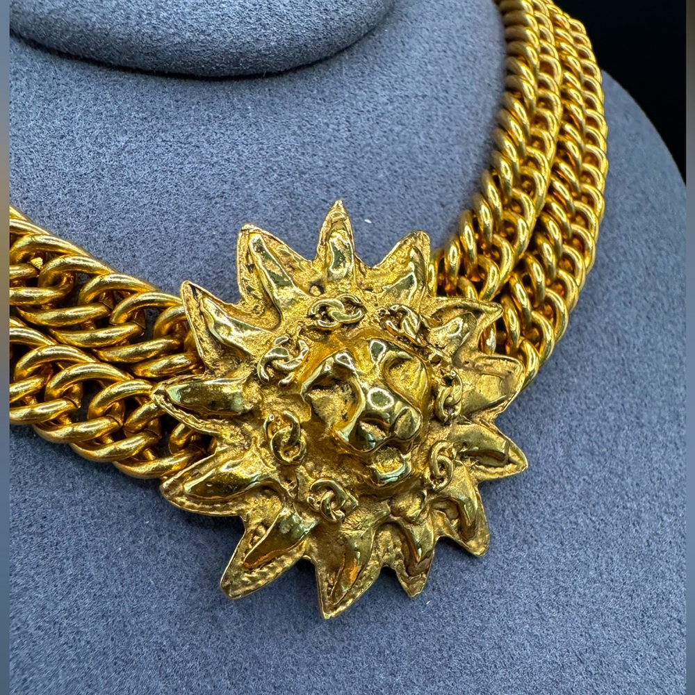 ‼️FINAL PRICE‼️ LOT 969 24K gold plated Chanel double strand vintage lion